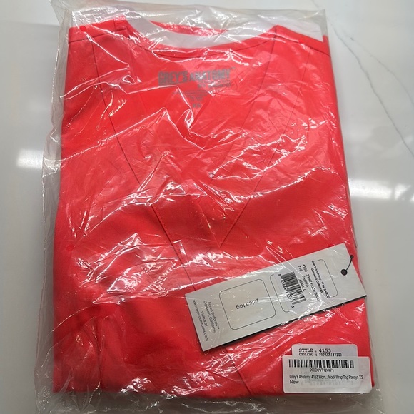 Grey’s Anatomy Scrub Top - Picture 4 of 4